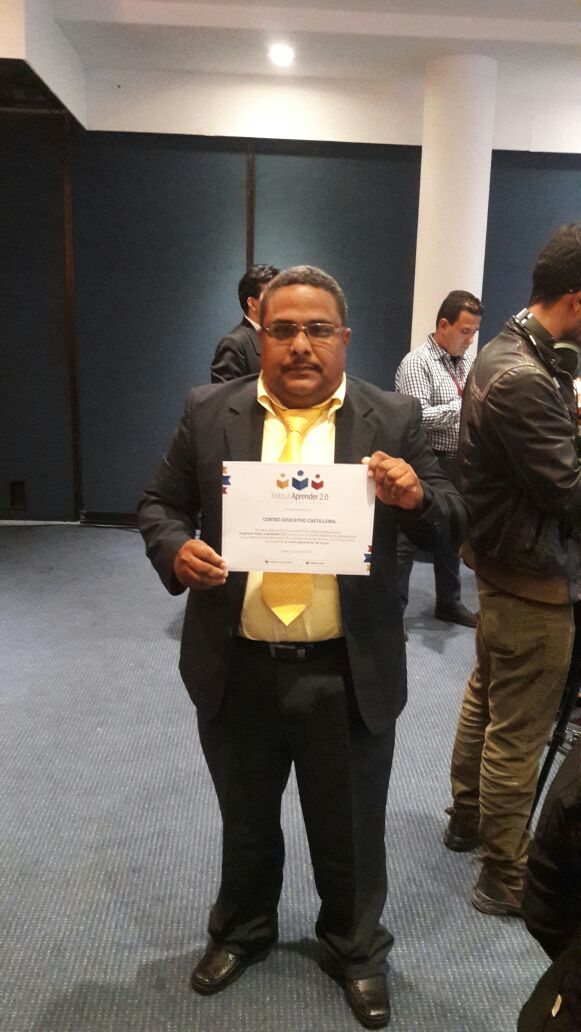 SEMLORICA1's tweet photo. Felicitaciones al CE Castilleral graduado entre 86 colegios a nivel Nal por
#ResultadosAcademicosSobresaliente en programa @PTA_Colombia https://t.co/QTgfdeoABy