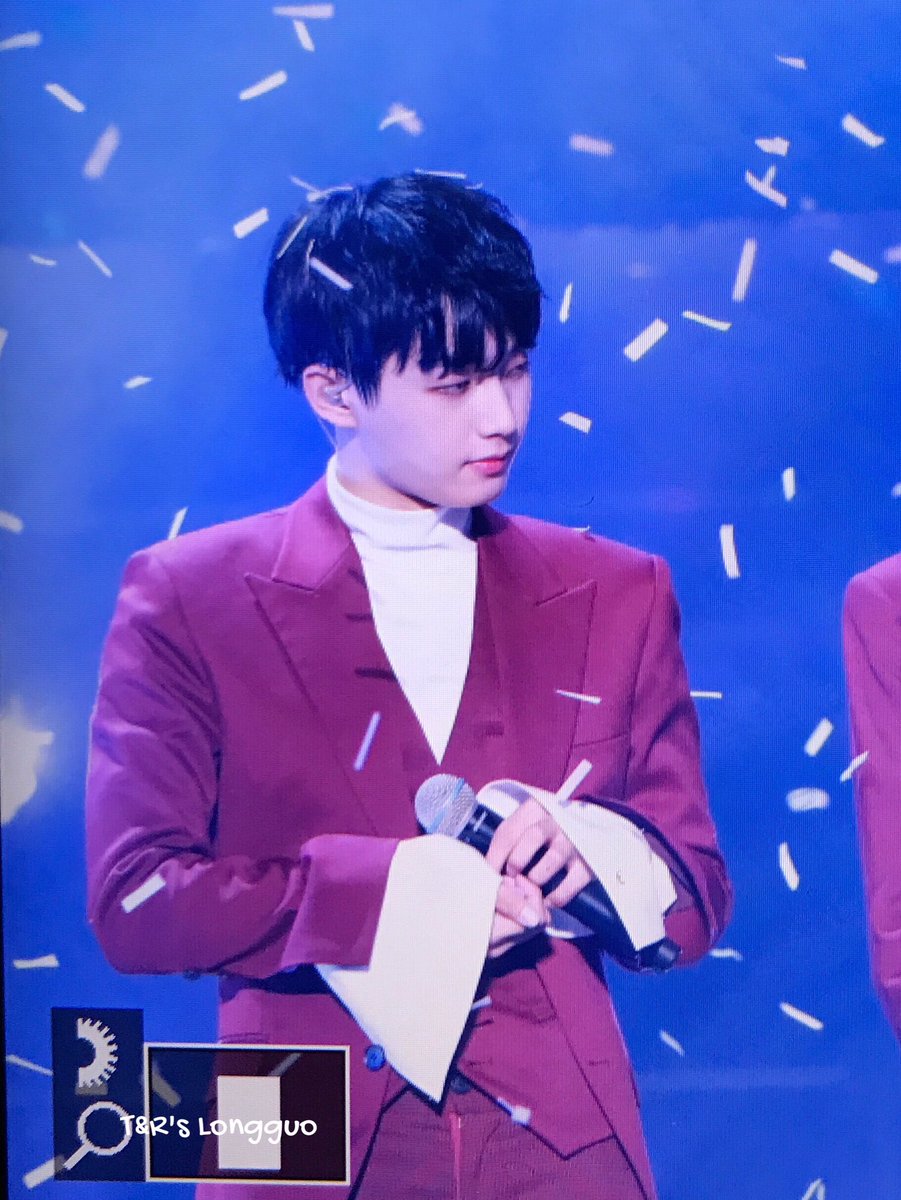 trlongguo's tweet photo. 171018 171018 JBJ  showcase  데뷔축하해  #용국 #김용국 #JBJ https://t.co/U7TAGmMD38