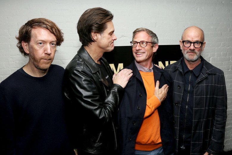 IndieWire's tweet photo. Jim Carrey’s Artist Life: Inside His Friendship With Spike Jonze, His ‘Eternal Sunshine’ Role Switch, and More https://t.co/CW9b27FRnh https://t.co/I04k0klHgh