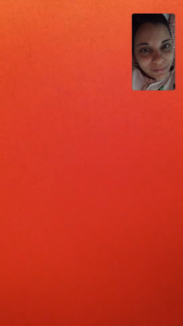 MfLimas's tweet photo. Facetime con mi abuela 👵🏻 #lasmo https://t.co/jrH8ZIwkTq