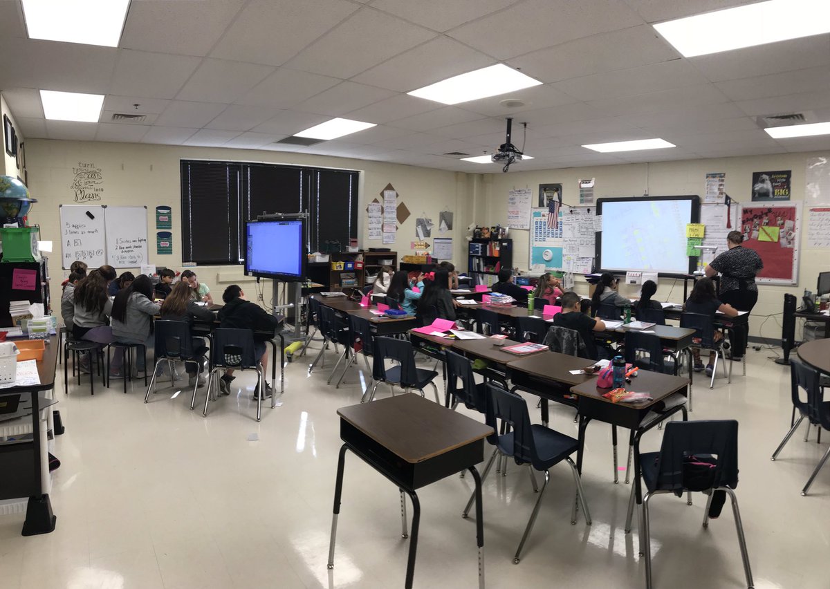 torivielma's tweet photo. Collaborative structures up in here!   #collabisfab #parallelteach #ott5th #Ottinspired @TraciAliano @BethanyBishop79 https://t.co/fNz34q8x9g