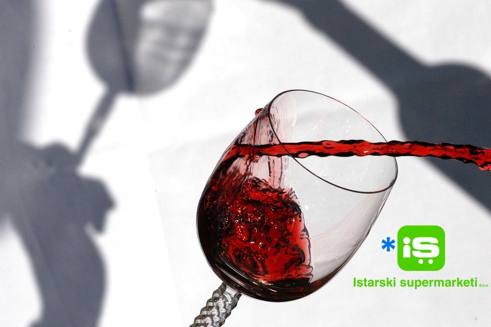 IstrskaVina's tweet photo. Upoznajte Refošk. Vino kojem se pripisuju ljekovita svojstva: https://t.co/ptcjQC6hu4
#Vino #Refosk #Grožđe #Aroma #RegijaVina #IstarskaVina https://t.co/WWnrKLVwkO