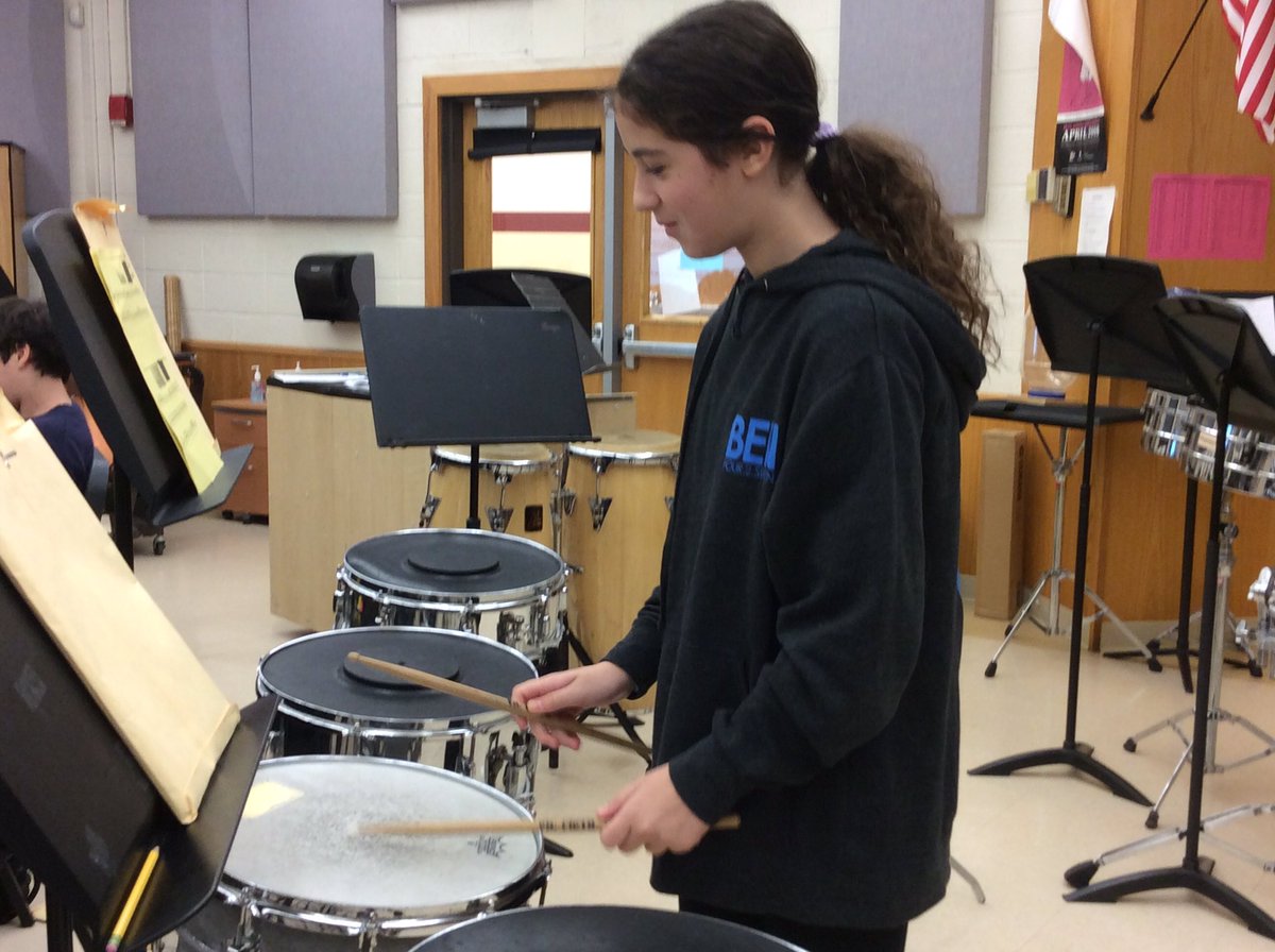 ScarsMSMusic's tweet photo. Seventh grade early morning band rehearsal! Great playing! #scarsdaleMSpride #ScarsdalePerformingArts https://t.co/cr7hVpQG3V