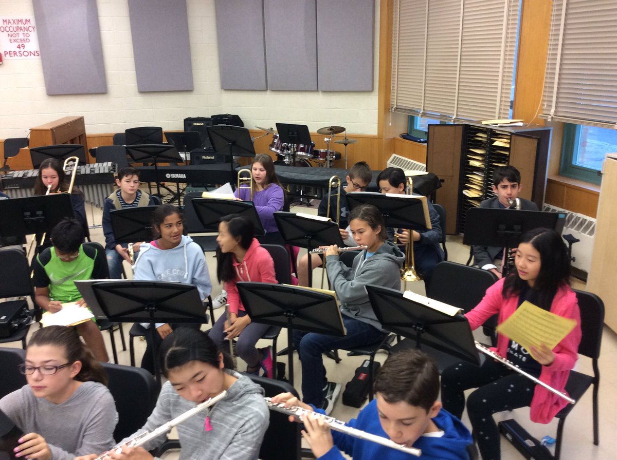ScarsMSMusic's tweet photo. Seventh grade early morning band rehearsal! Great playing! #scarsdaleMSpride #ScarsdalePerformingArts https://t.co/cr7hVpQG3V