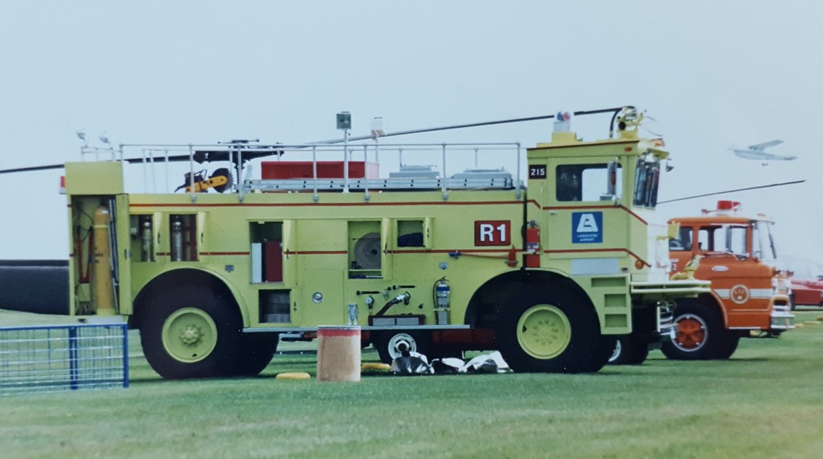 zeke4129's tweet photo. Lancaster Airport Crash Truck and Foam 63 (1996) @Engine63Tower #lfc63 https://t.co/3LGhPQpDcl