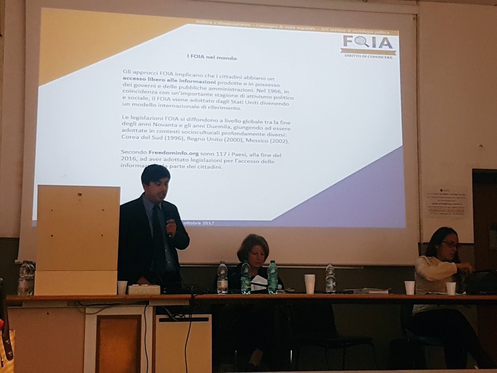 aureliatirelli's tweet photo. Ultimo panel della #WeekSoc2017 con @danielpommier a @CorisSapienza su #Foia e strategie innovative di #inclusione https://t.co/lkmXKxeai0