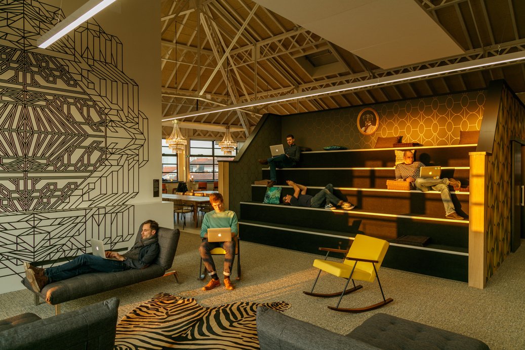 wttj_fr's tweet photo. Les 8 meilleurs espaces de coworking à Lyon ! https://t.co/S400mLiqb6 https://t.co/wGd1IjprZv