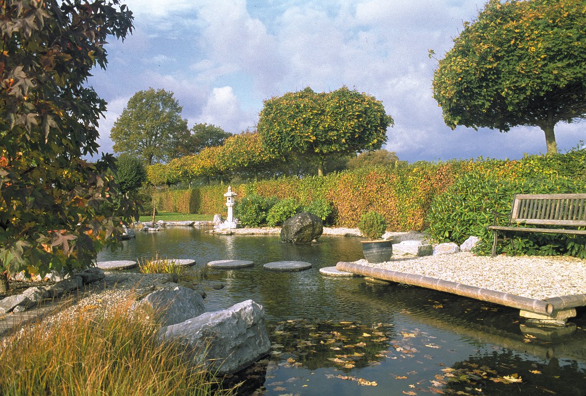 Langsam wird es ruhig im #Teich - Zeit für eine gründliche Teichreinigung. >> zu den Tipps, Helfern &amp; #Gewinnspiel bit.ly/2yR5OWo