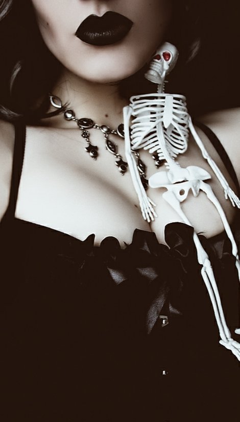 the_isirgan_ot's tweet photo. Gothic #gothic #darrk #Skeleton https://t.co/ZP1yJoaCex