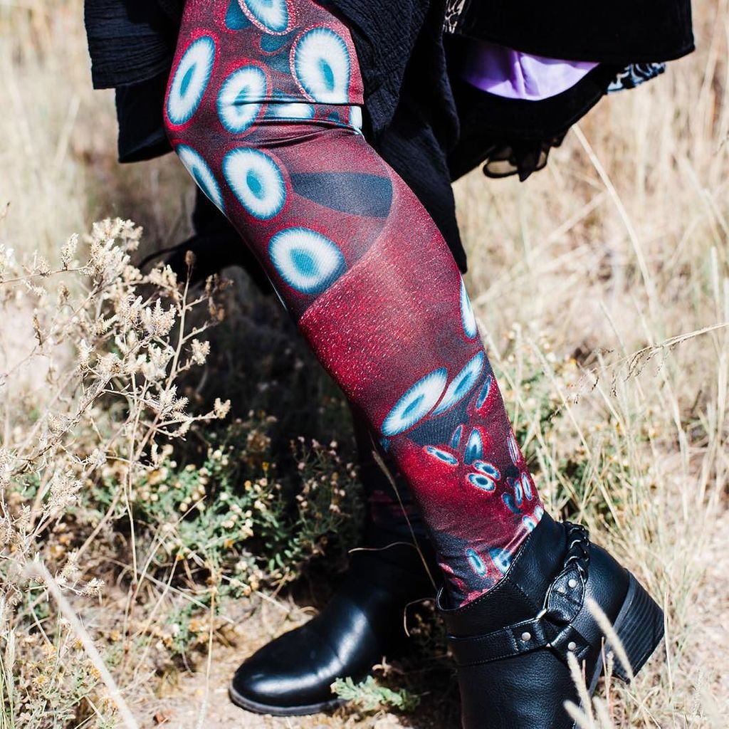 elopeinc's tweet photo. Are you a sucker for details?⠀
#laughwithelope #leggings #tentacles #kraken #costumes #cosplay #halloween #sharela… https://t.co/YXy6bEqDqN https://t.co/N5mgmQLwmX