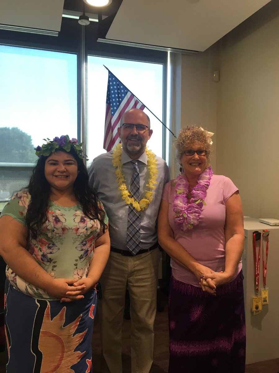 RedClaySchools's tweet photo. Hanging in the main office with Ms. Feby and Ms. Dominguez #conradteam https://t.co/oWuuTkPGu8