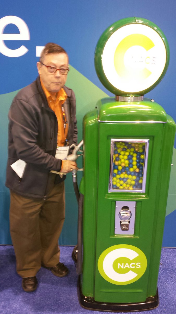NidiaSamRey's tweet photo. #weareconvenience #NACSShow https://t.co/IrS4dBpbsB