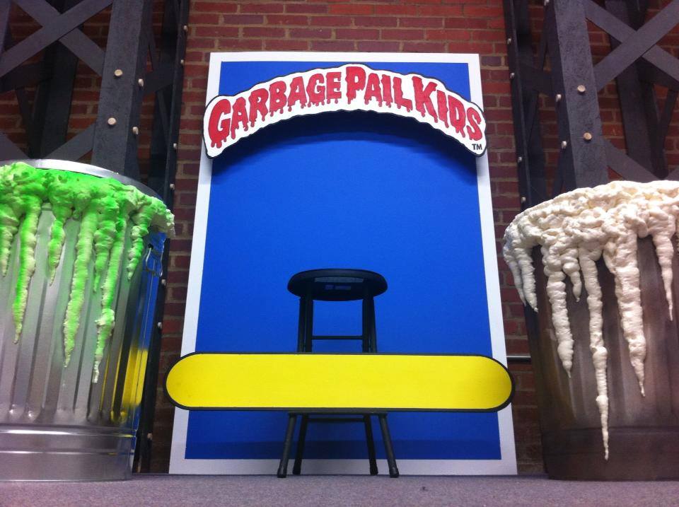 30yrsofgarbage's tweet image. The 30 YoG large-card interview set piece designed by Joe Chapman and his crew at Chapman Productions. Watch here: bit.ly/2wHlHJv