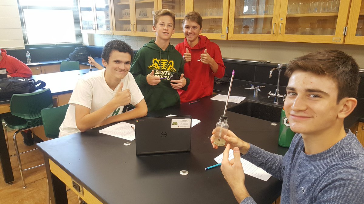 CLSChem's tweet image. Investigating the effects of an enzyme on a chemical reaction. #CLSEngaged #CLSSTEM #Catalase #Liver
