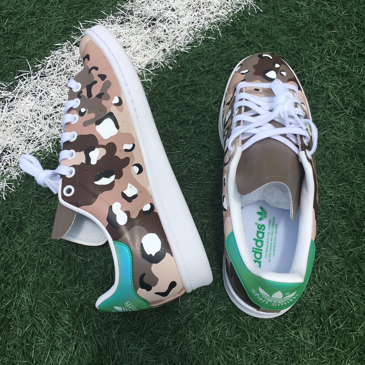 Kvngkustomz's tweet photo. Camo stan smiths 🔥🔥🔥 https://t.co/MkP9KebqvE