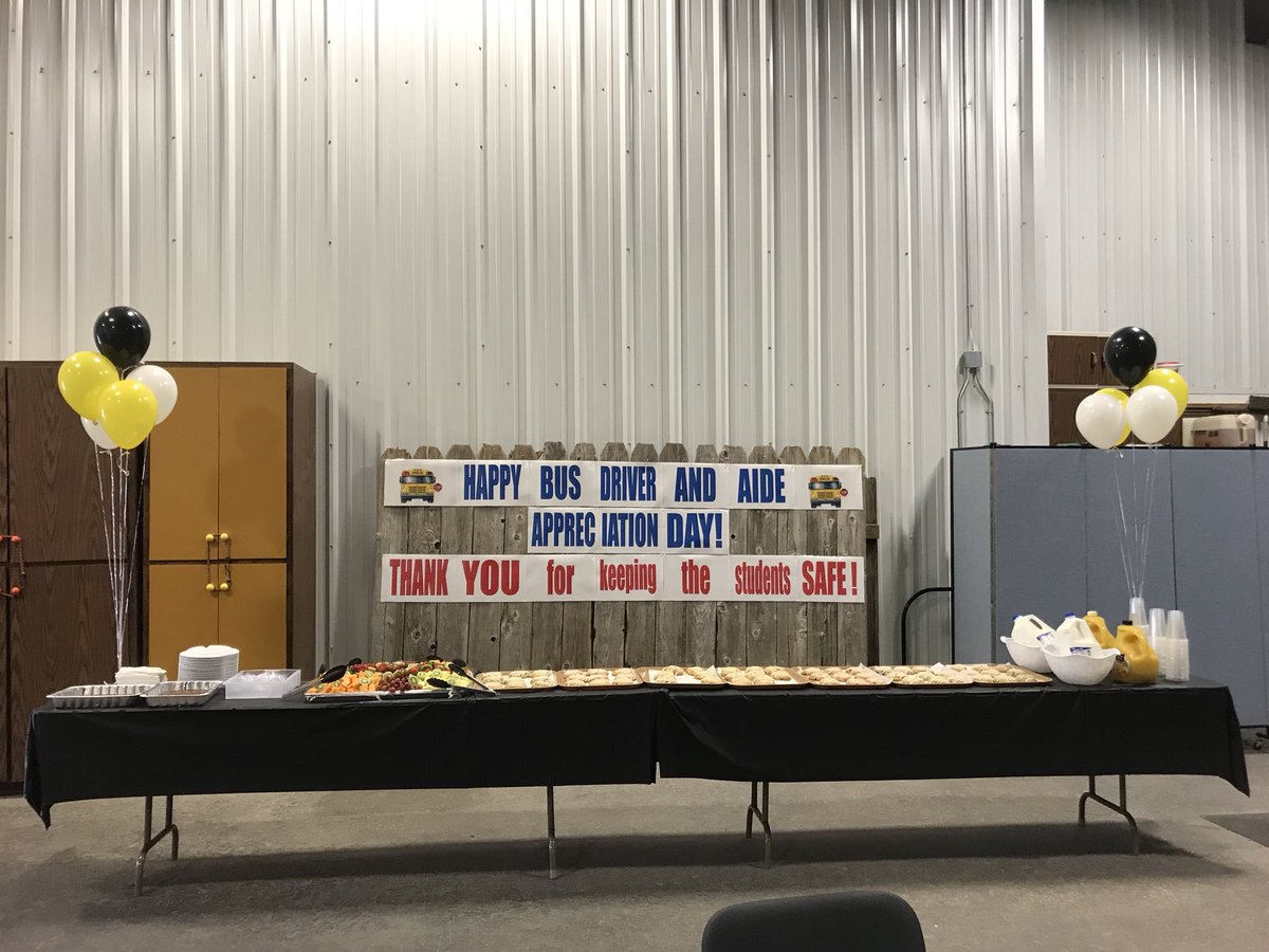 Transport253's tweet photo. Bus driver appreciation #EmporiaProud  #busdriversrock #foodservicerocks @katerdenise https://t.co/UBOQHw2fje