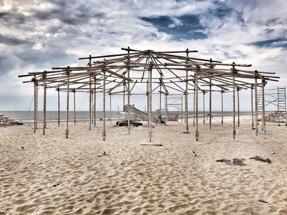 The open air theatre by Studio Akkerhuis uses bamboo and ropes domusweb.it/en/architectur…