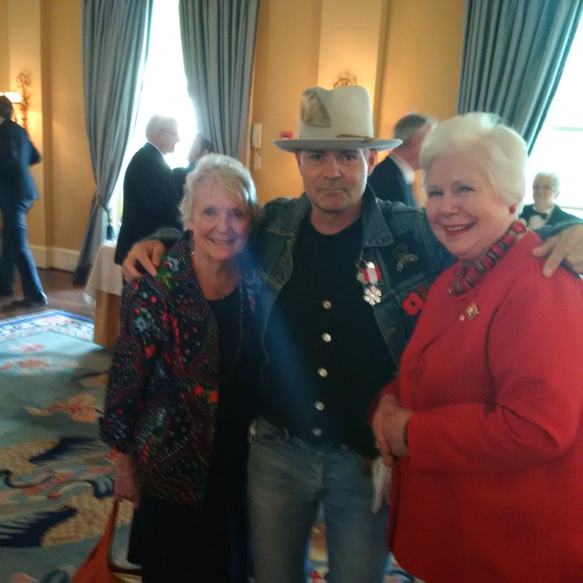 LizDowdeswell's tweet photo. Gord Downie united us through his creativity &amp; humanity. May we heed his message of reconciliation. Our thoughts are w his family &amp; friends. https://t.co/JKVnZOtMCK