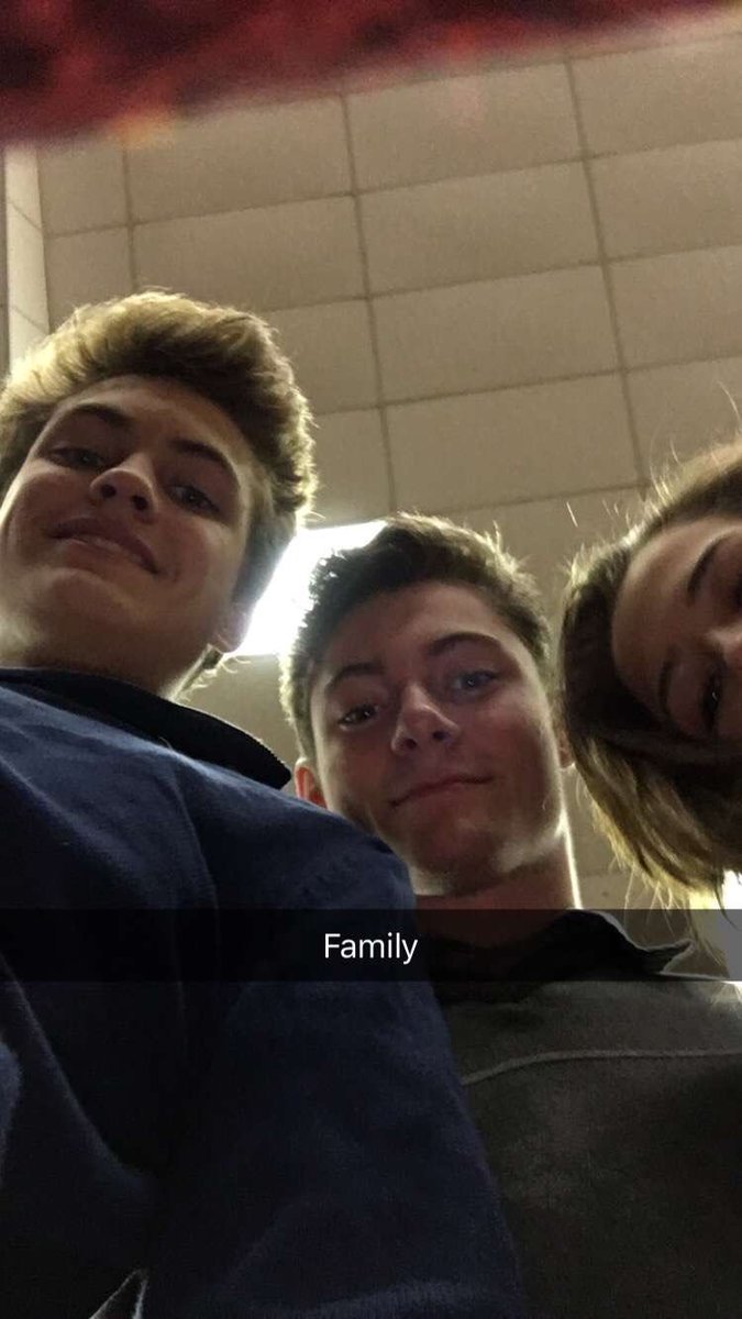falconfootbal's tweet photo. Happy birthday mattrick, doinks on the house tn, just like they have been for the past 4 months #brokeboi #sincediapers @mattrick_22 https://t.co/beu3Yun11Q