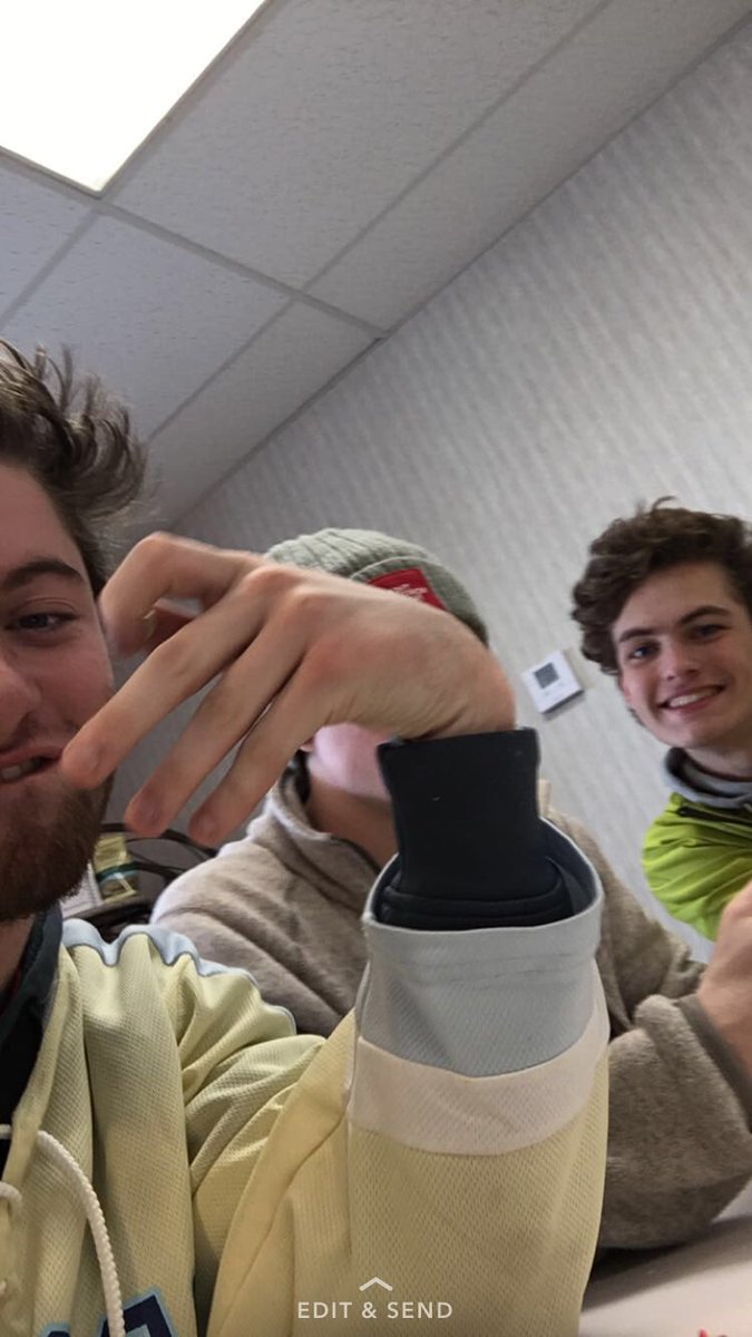 falconfootbal's tweet photo. Happy birthday mattrick, doinks on the house tn, just like they have been for the past 4 months #brokeboi #sincediapers @mattrick_22 https://t.co/beu3Yun11Q