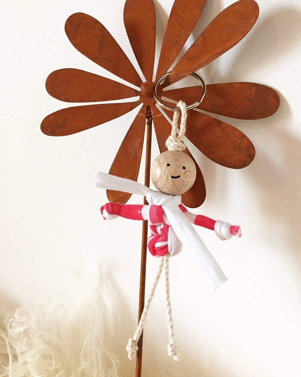 deesseka's tweet photo. Faites comme moi adoptez-le ou pourquoi pas faire un petit cadeau !
MOI J'ADORE LES CADEAUX!#creatricenormande #madeinnormandie #artisanat https://t.co/yjnup9vX0k
