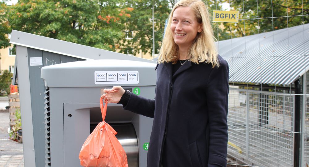ReformResource's tweet photo. VIDEO: Envac Combines Automated Waste Collection with Optical Sorting https://t.co/EEHyKQYsft https://t.co/iaMJ8mxuJK
