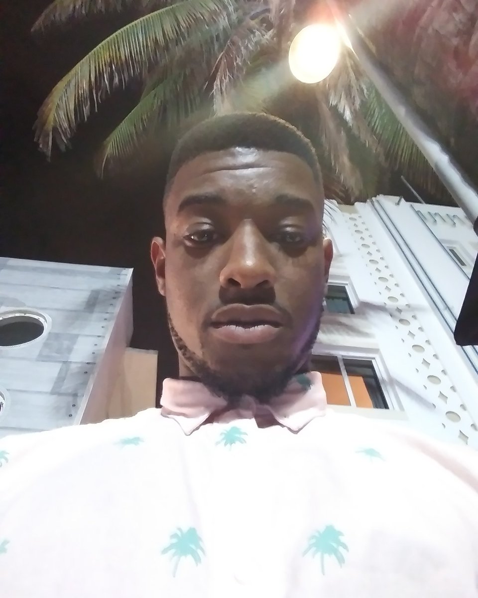 DetreVal's tweet photo. Had a #goodtime with the #family #workhard #playhard #Miami https://t.co/zJwHDQBmB1