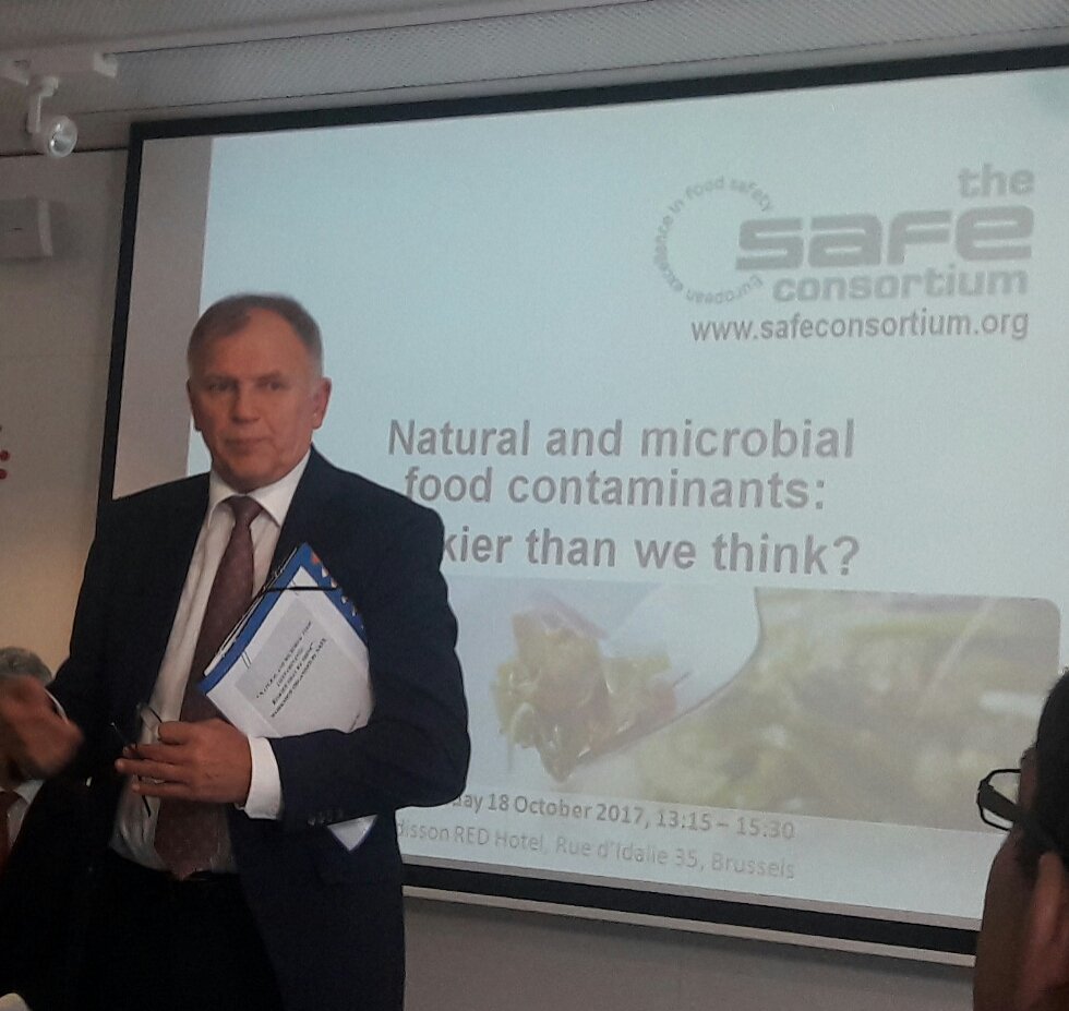 SAFEconsortium's tweet photo. #Food safety on the agenda as Commissioner #Andriukaits  answers questions at the #safeconsortium workshop in #Brussels today. https://t.co/I4WvNE7IeB