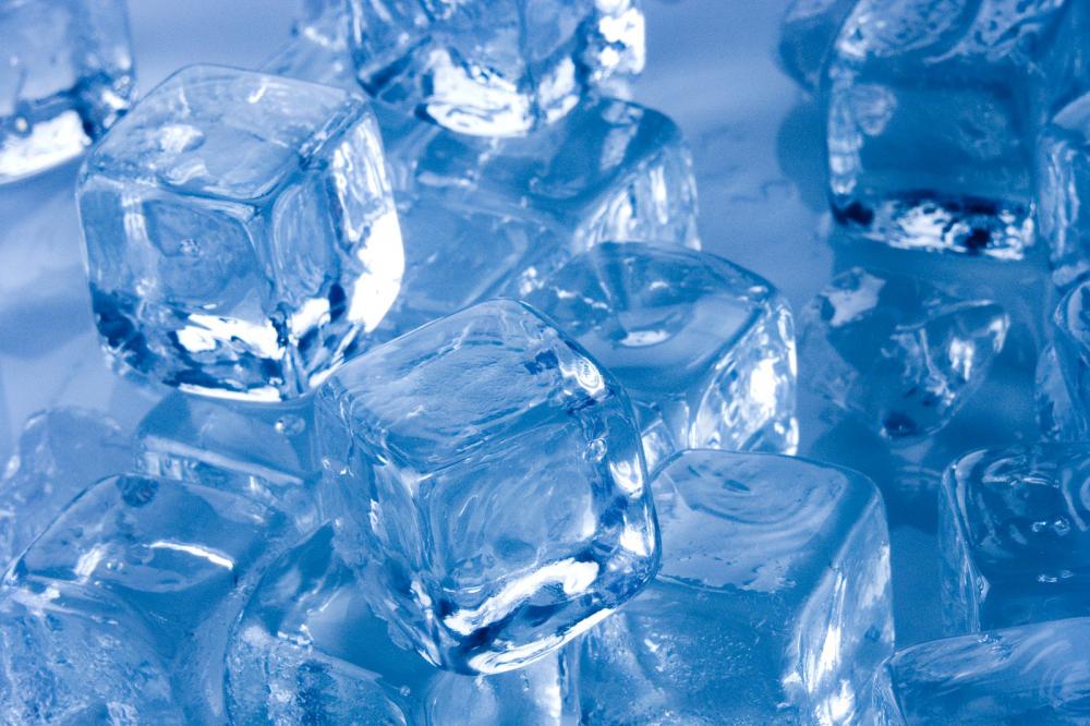 easyiceeasyice's tweet photo. Yes, ice cube types matter. #EasyIce offers 3 types for different industries and needs! https://t.co/K4n8CNKJY4 https://t.co/ZbF4unRcxx