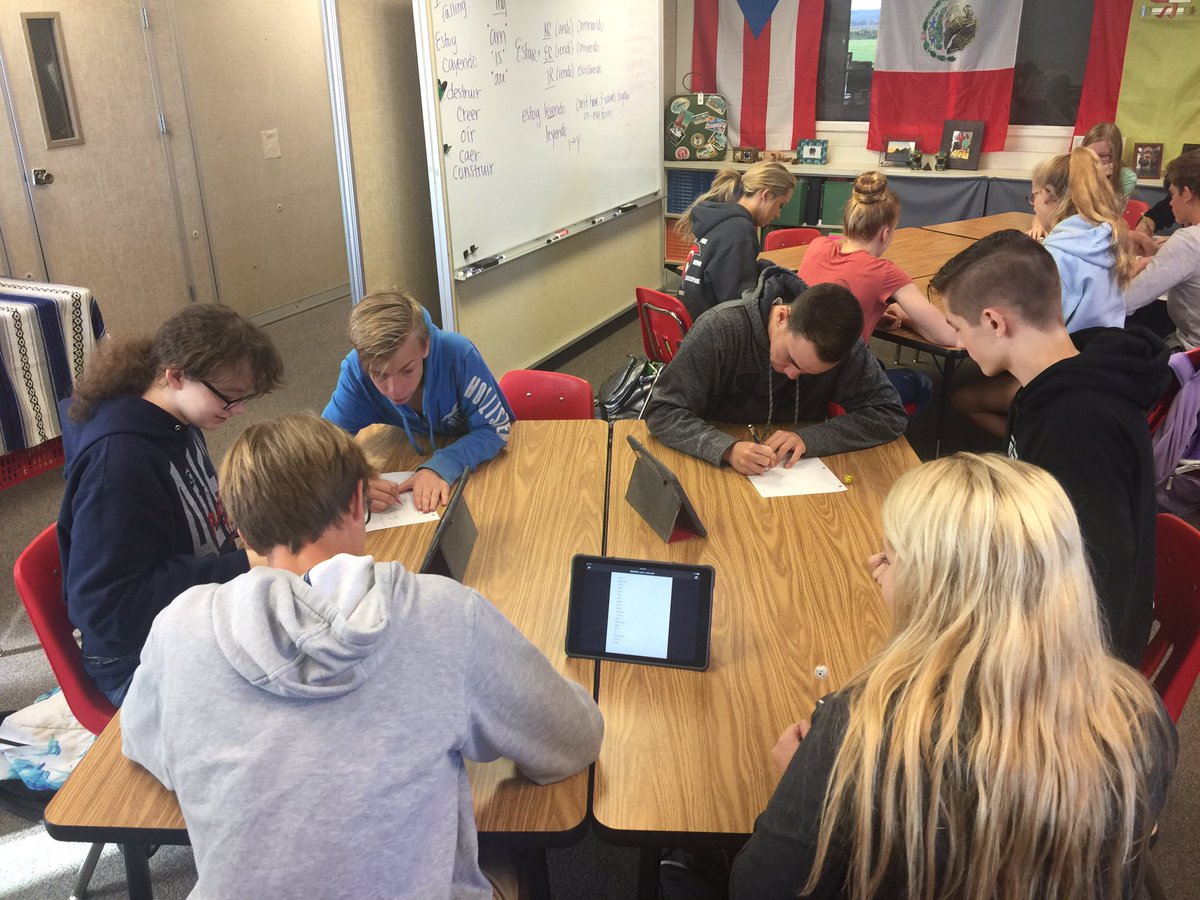 Sra_Ehrke's tweet photo. #fierce game of #bazinga in #español2 #bootverbs @Platteview_HS https://t.co/xswPIIl8IG