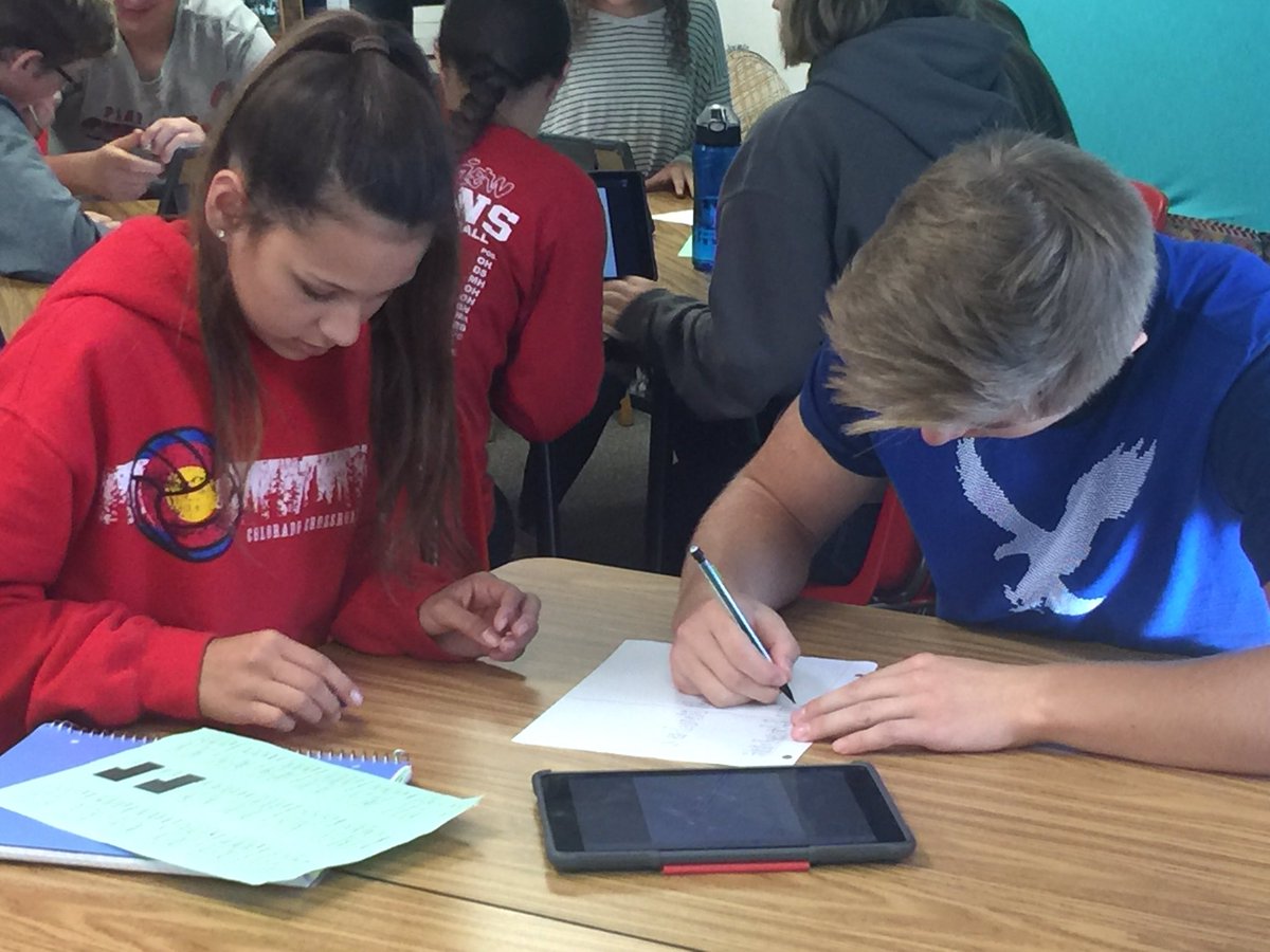 Sra_Ehrke's tweet photo. #fierce game of #bazinga in #español2 #bootverbs @Platteview_HS https://t.co/xswPIIl8IG