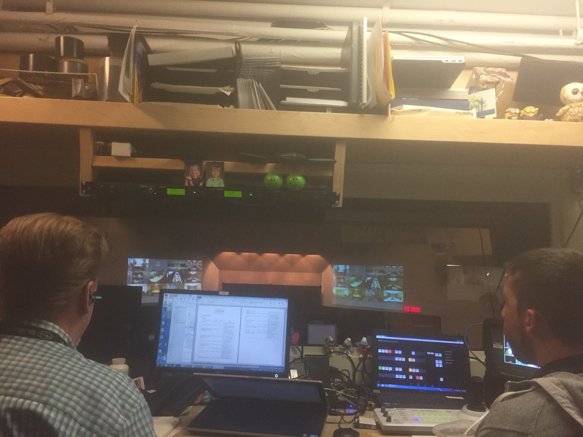 HilaryAllaire's tweet photo. T-MINUS TEN MINUTES TO SHOWTIME #PledgeAThon #iGive #jeDonne https://t.co/rtlRKFN5VE