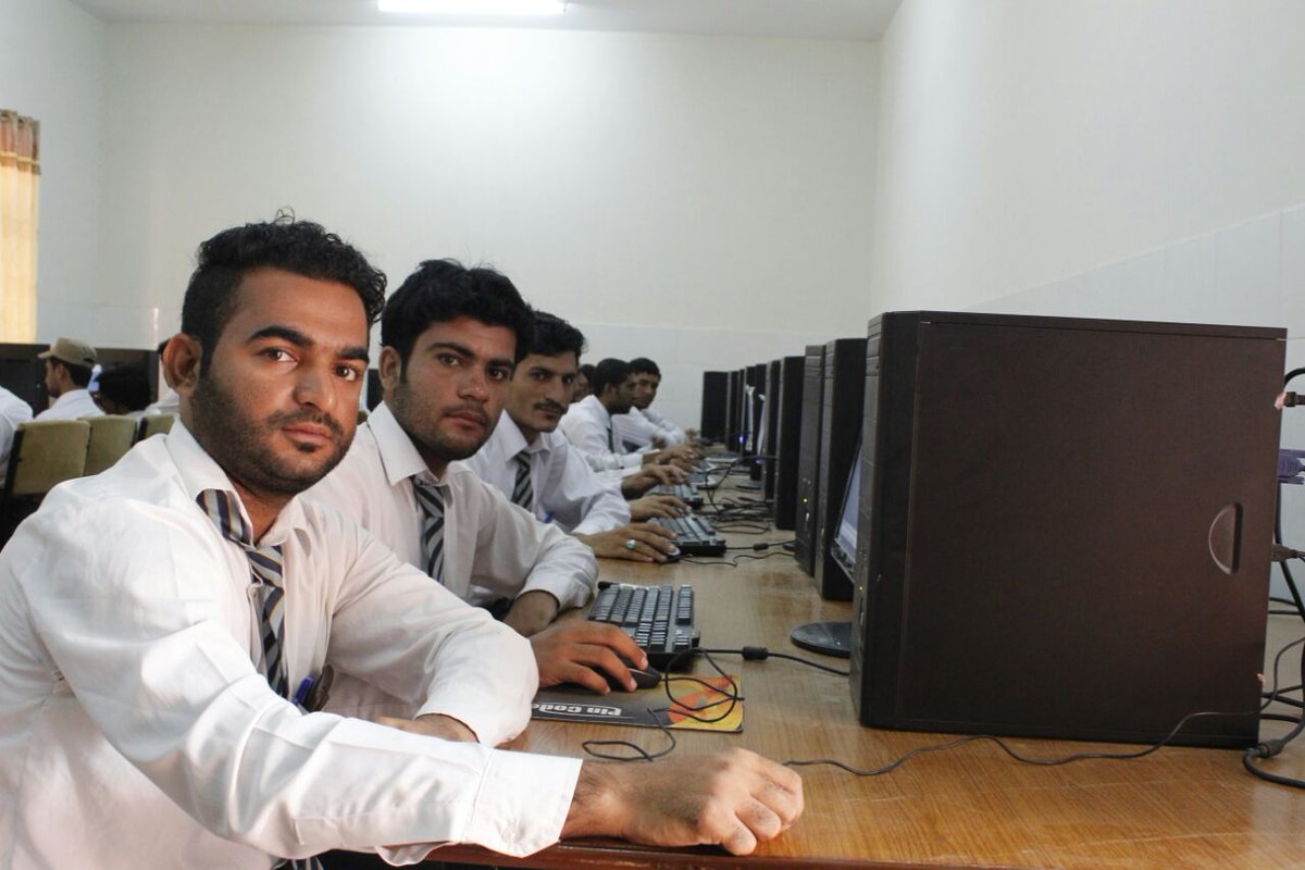 SagheerMurad's tweet photo. #SagheerMurad #beezan3 #at #GITcollege https://t.co/9QmptlZDx2