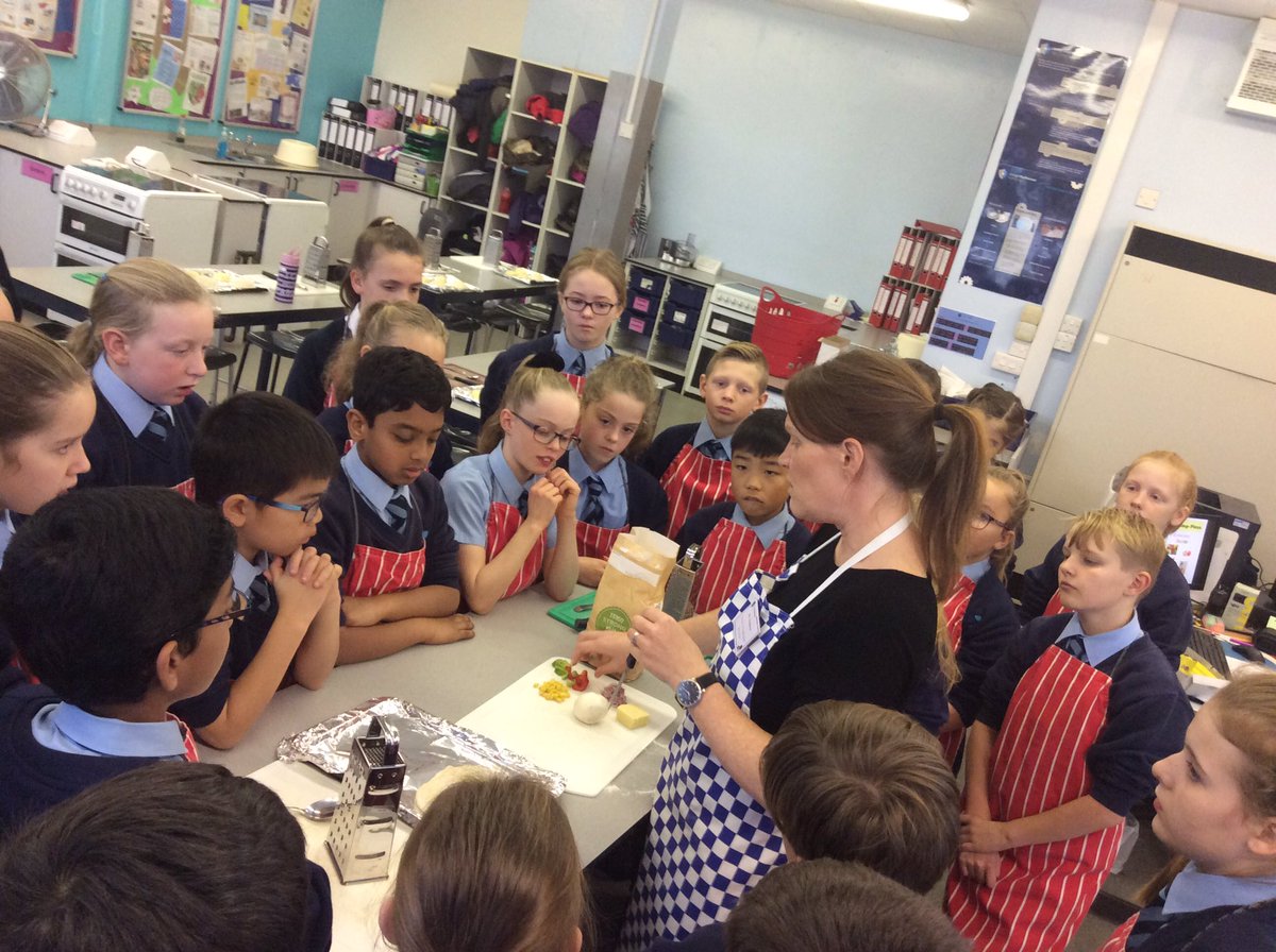 GSHS_transition's tweet image. Fantastic day with Year 6s from Holystone Primary. Pizza making, exploding pumpkins, SOLE and i learn!