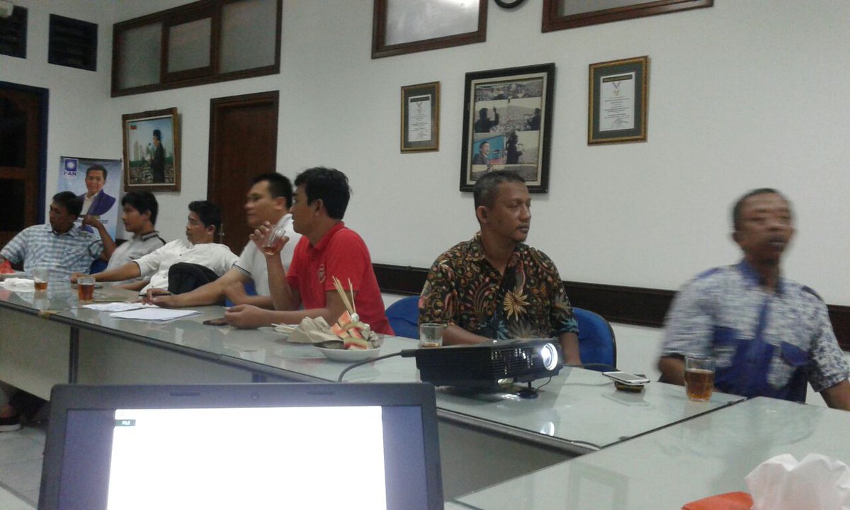 ari_sup's tweet photo. Rapat persiapan Rakerwil DPW PAN DIY menyongsong pemilu 2019 #PANSiapPemilu https://t.co/Vl5gW4a0Xe