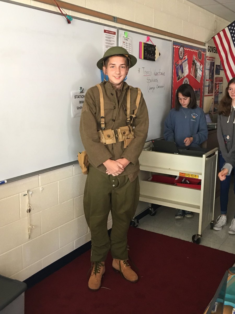 debbiewhelpley's tweet photo. #handsonlearning #ww1soldier #studenthistorians #ssrocks #alag101 #thatsrotolo https://t.co/FZ1o1GQoPJ