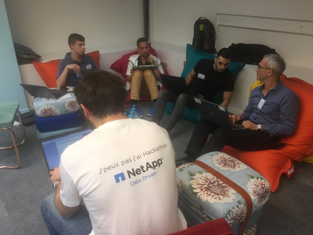 NetAppFrance's tweet photo. Γa code ... #hackathon #Netapphackathon #DevOps https://t.co/pCPQWfxS7x