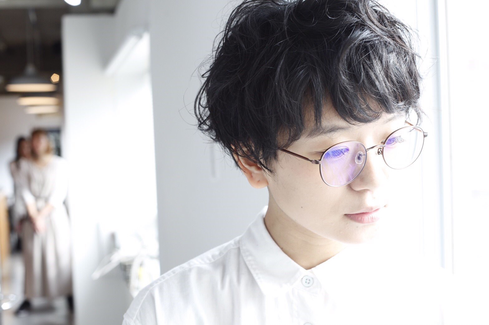 木原実優 吉本坂46 Twitter Da カット パーマ していただきました 質感変えてもらったよ これからの季節も Silo 中野 ヤベケンタ で ちょっと女の子らしく も意識しつつ 変わらずメンズライクで 私のブルーライトカットのメガネがキラキラしてる 笑