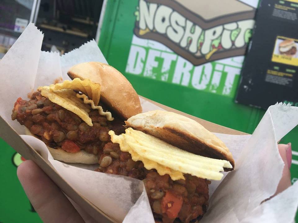 DetroitFleat's tweet photo. Yassss!! It's @NoshPitDetroit at #DetroitFleat this Friday, 10/20. Come hungry! #fernalde #foodies #noshpit #yummy https://t.co/Xk0OsJXeLT
