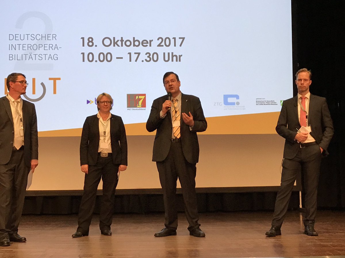 MichaelReiterPR's tweet photo. Moderatoren #DIT17: #Interoperabilität gehört auf die politische Bühne; Vorteile für die Patienten in den Mittelpunkt!Baustellen sortieren und mit #IHE umsetzen - das ist mit bestehenden Standards/Profilen machbar. https://t.co/v0kNIV3zXB