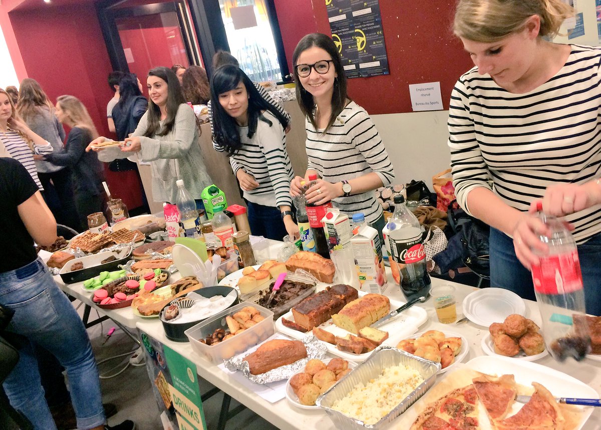 SophieTrezieres's tweet photo. Tombola et vente de gateaux pour financer le voyage d'étude à Dubaï @ESSEC_MSMMD #dubai #study #trip #MSMMD2018 https://t.co/VcgaSBjWQe