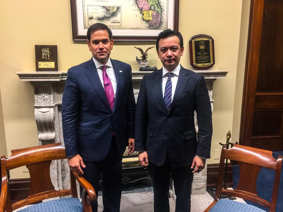 warriorlien's tweet photo. Dear USA #DESTABILIZINGthePHILIPPINES its a modern day and Filipino are no longer holding pen and paper BUT INTERNET,TRILLANES IS STUPIDππ https://t.co/tKYXIacU3h
