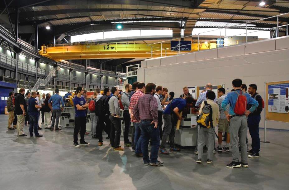 ALBAsynchrotron's tweet photo. Looking at #CIRCE beamline🙂
#LLRF2017 #workshop visits #ALBAsynchrotron 📸💫
#RFsystem #synchrotron #visitaALBA #SincrotrónALBA #SincrotróALBA https://t.co/SPCVl1J0d8