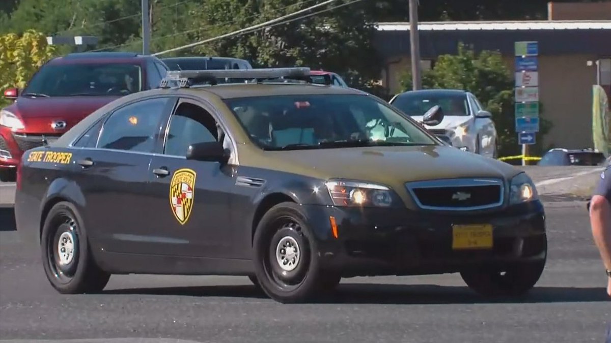 #BREAKING 3 killed, 2 wounded at Maryland office park shooting, suspect remains at-large bit.ly/2zz159a?source… https://t.co/9qjcz9821F