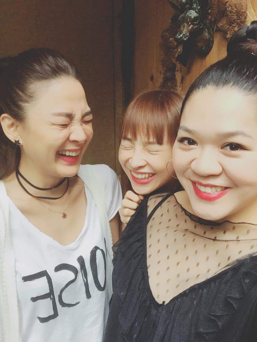 linghungfanclub's tweet photo. [10/18 轉自 劉紀范 Facebook、Instagram]
欸！妳們兩個笑成這樣是什麼意思啦～蛤😏😏😏 洪小鈴 黃妤榛 Tannie
-
#洪小鈴 #linghung #hongxiaoling 
#劉紀范 #黃妤榛 https://t.co/GCUzCSAy7w