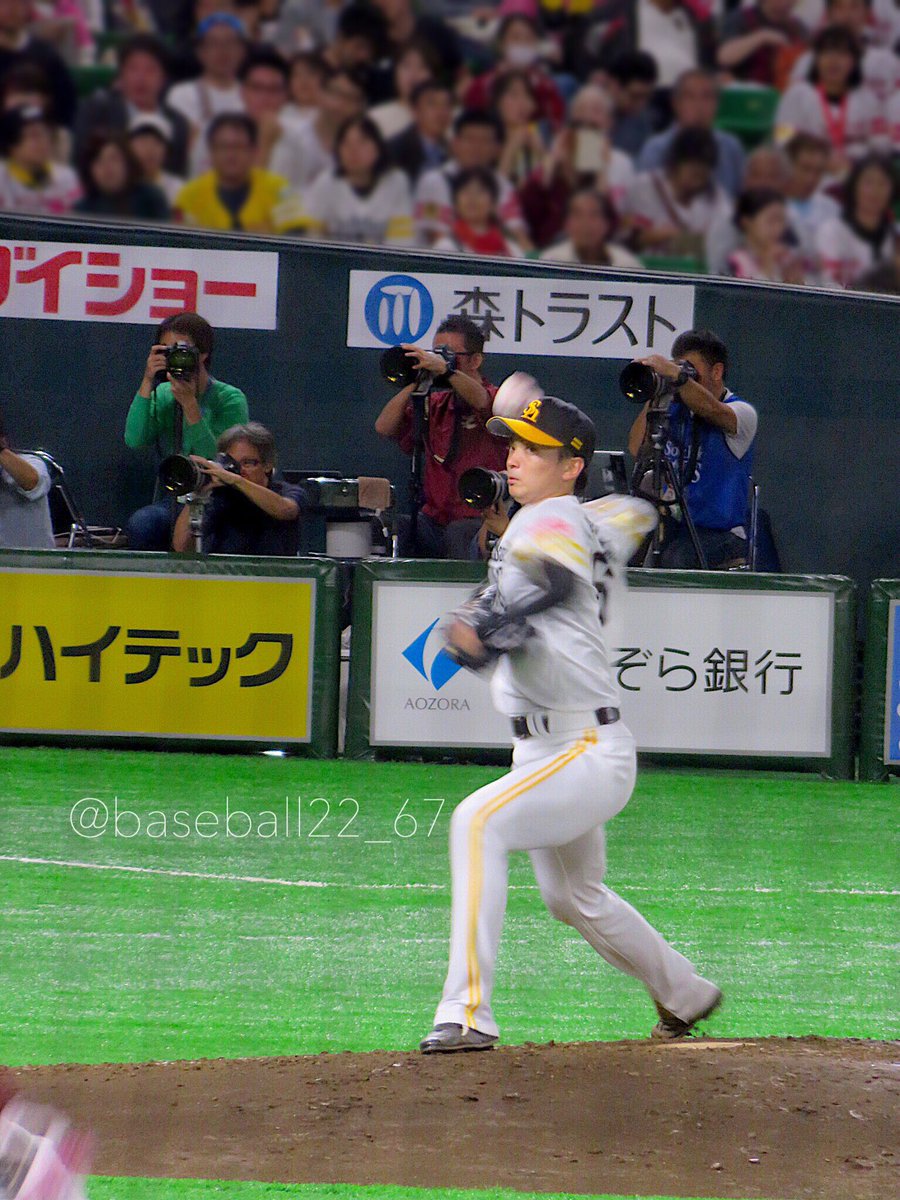 baseball22_67's tweet photo. 惜しくも負けてしまったが、いつもと変わらぬ気迫あるピッチングを見せてくれた東浜投手🌹

#sbhawks 
#東浜巨 https://t.co/zhcedh86hU
