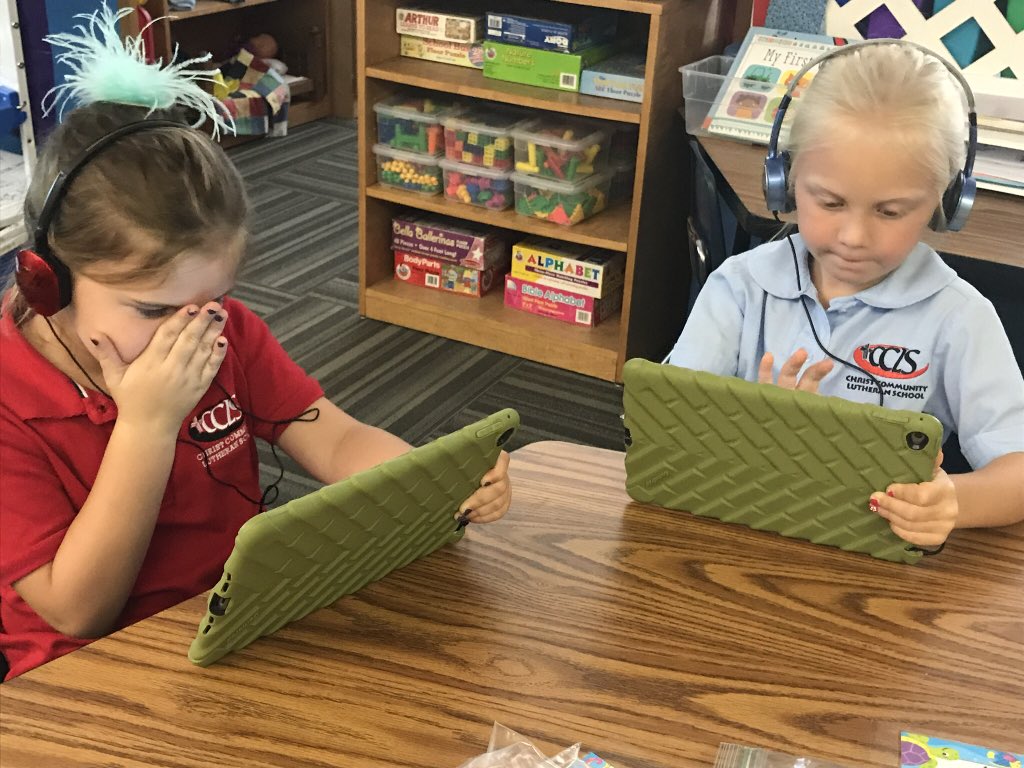 CCLSCollier's tweet photo. iPad time! @CCLSChargers @CCLSBelsha https://t.co/Z4W4aMSplW