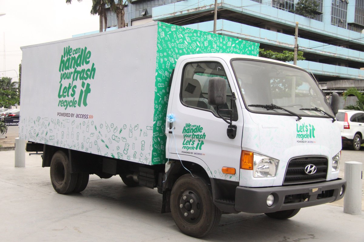 myaccessbank's tweet photo. We're all responsible for Earth's survival, so when next you come across this truck, endeavor to drop your recyclables. #RecycleNotBurn https://t.co/Ucupq7ZRWS