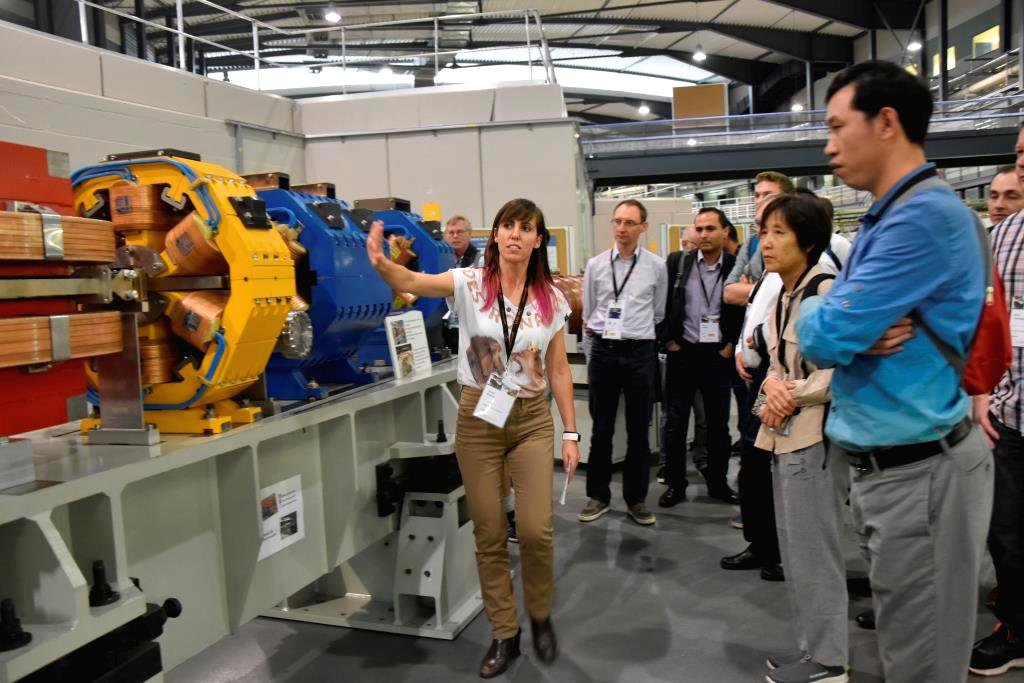 ALBAsynchrotron's tweet photo. Panoramic view of the #ALBAsynchrotron's Experimental Hall
#LLRF #workshop visits the #synchrotron
#RFsystem #SincrotrónALBA #SincrotróALBA https://t.co/UzRqHb6syo