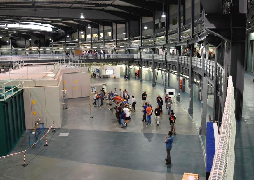 ALBAsynchrotron's tweet photo. Panoramic view of the #ALBAsynchrotron's Experimental Hall
#LLRF #workshop visits the #synchrotron
#RFsystem #SincrotrónALBA #SincrotróALBA https://t.co/UzRqHb6syo